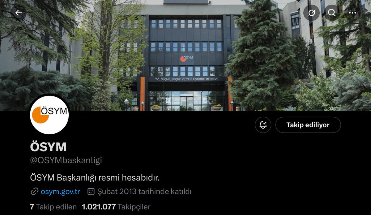 "Ne hasta bekler sabahı,
Ne taze ölüyü mezar.
Ne de şeytan, bir günahı,
Seni beklediğim kadar."