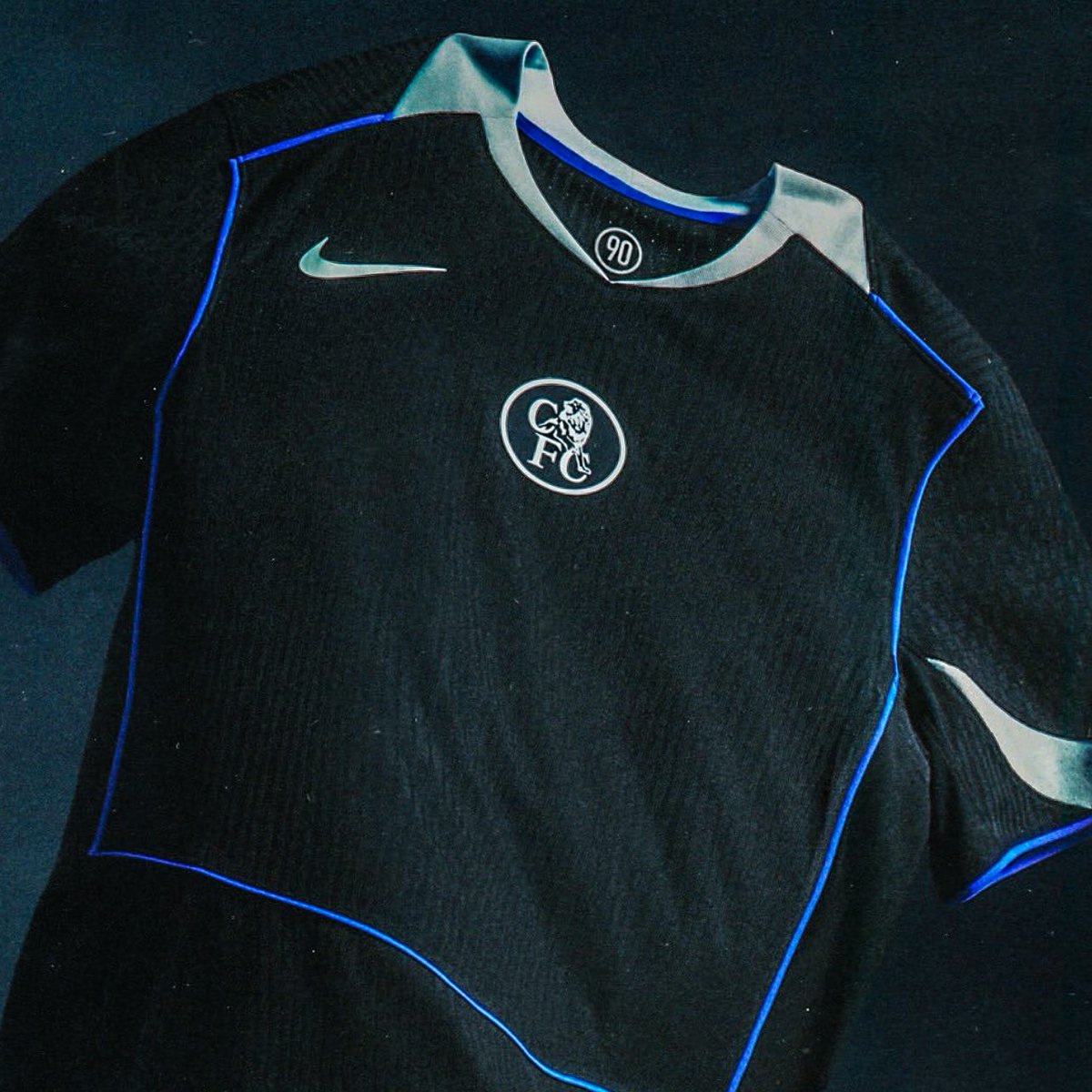 eurofootcom's tweet photo. 🚨🏴󠁧󠁢󠁥󠁮󠁧󠁿 𝐎𝐅𝐅𝐈𝐂𝐈𝐀𝐋 | Chelsea's new third kit for the 2025/26 season. ⚫️🔵 https://t.co/b78O3AzffW