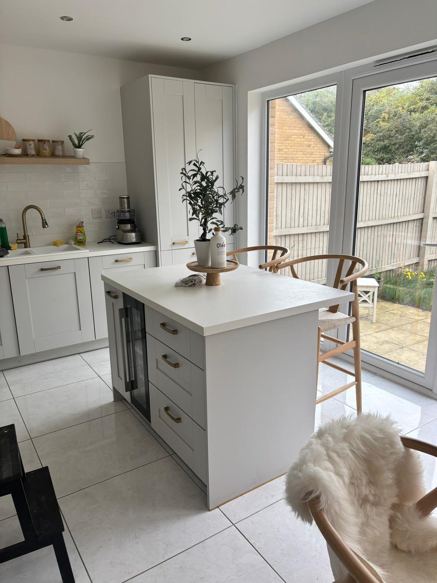 shewasafairree's tweet photo. Available immediately – Large Double Room

✨Gorgeous large double bedroom in a new development
•Fully furnished, bright, and airy
•Off-road parking available
•£850 per month (all bills included)
•Only 45 min drive from London

 (screening required, live-in landlord). https://t.co/AIOavFiEfT