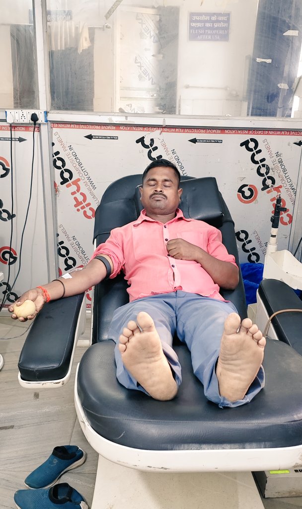 Rakhtveer Seva Sangh Koderma (@sevakoderma) on Twitter photo #Blood #Donors bring #Sunshine. #Rakhtveer member #Pradeep pandit ji donated blood in #Sadar Hospital Koderma for a critical #anemic patient #Suruchi kumari.Hat's off to You.🩸(#2nd Time's)
<a href="/DCEastSinghbhum/">DC EastSinghbhum</a>
<a href="/BloodDonorsIn/">Blood Donors India</a>
<a href="/dckoderma/">DC KODERMA</a>
<a href="/ajaydevgn/">Ajay Devgn</a>
<a href="/DrRadhaJi/">Dr. Radha Mishra</a> #Blood #Donors bring #Sunshine. #Rakhtveer member #Pradeep pandit ji donated blood in #Sadar Hospital Koderma for a critical #anemic patient #Suruchi kumari.Hat's off to You.🩸(#2nd Time's)
<a href="/DCEastSinghbhum/">DC EastSinghbhum</a>
<a href="/BloodDonorsIn/">Blood Donors India</a>
<a href="/dckoderma/">DC KODERMA</a>
<a href="/ajaydevgn/">Ajay Devgn</a>
<a href="/DrRadhaJi/">Dr. Radha Mishra</a>