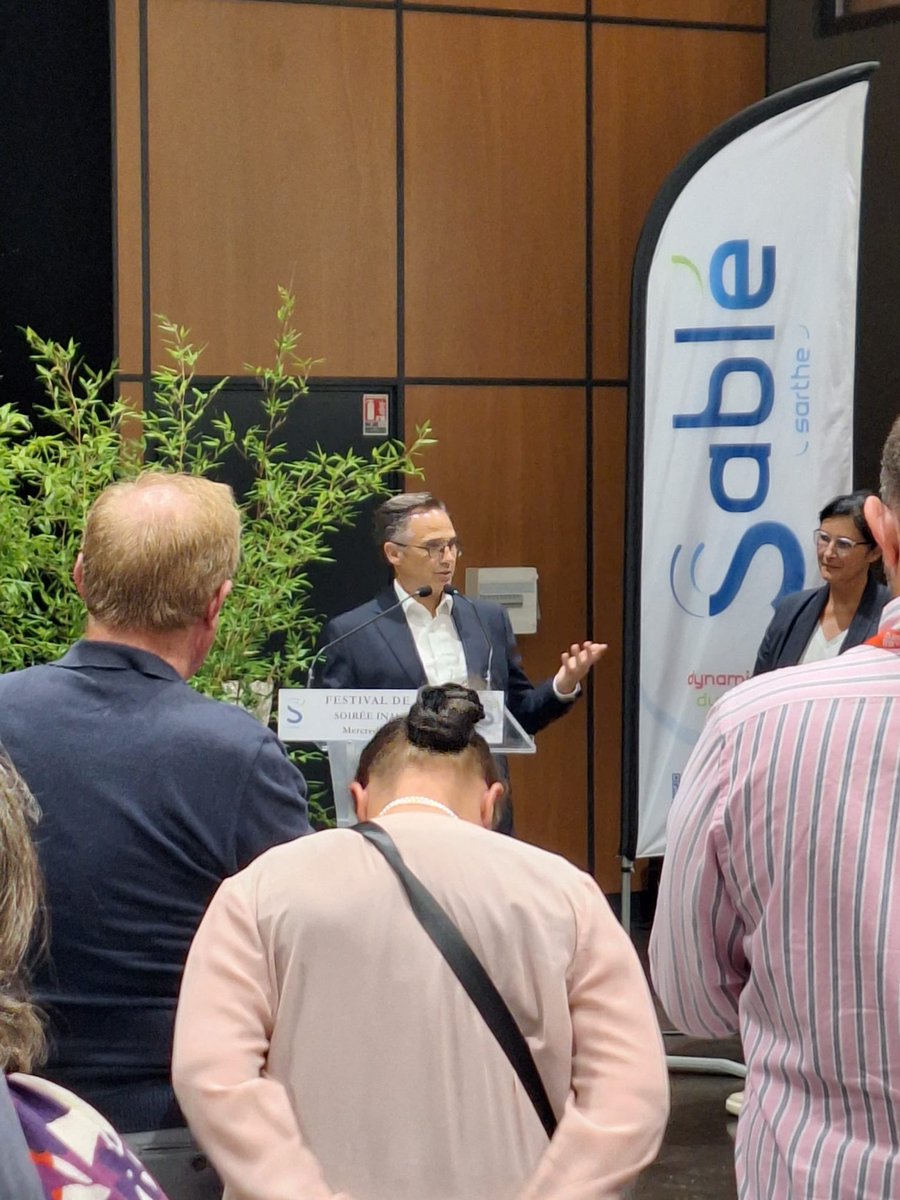 Hier soir, soirée inaugurale de la 47ème édition du Festival de Sablé. 

« Que ma joie demeure … » avec la compagnie Fêtes Galantes. Un spectacle conçu par la grande chorégraphe Béatrice Massin. 

Une très belle soirée avec un public conquis ! 

Un grand bravo à Laure BAERT pour