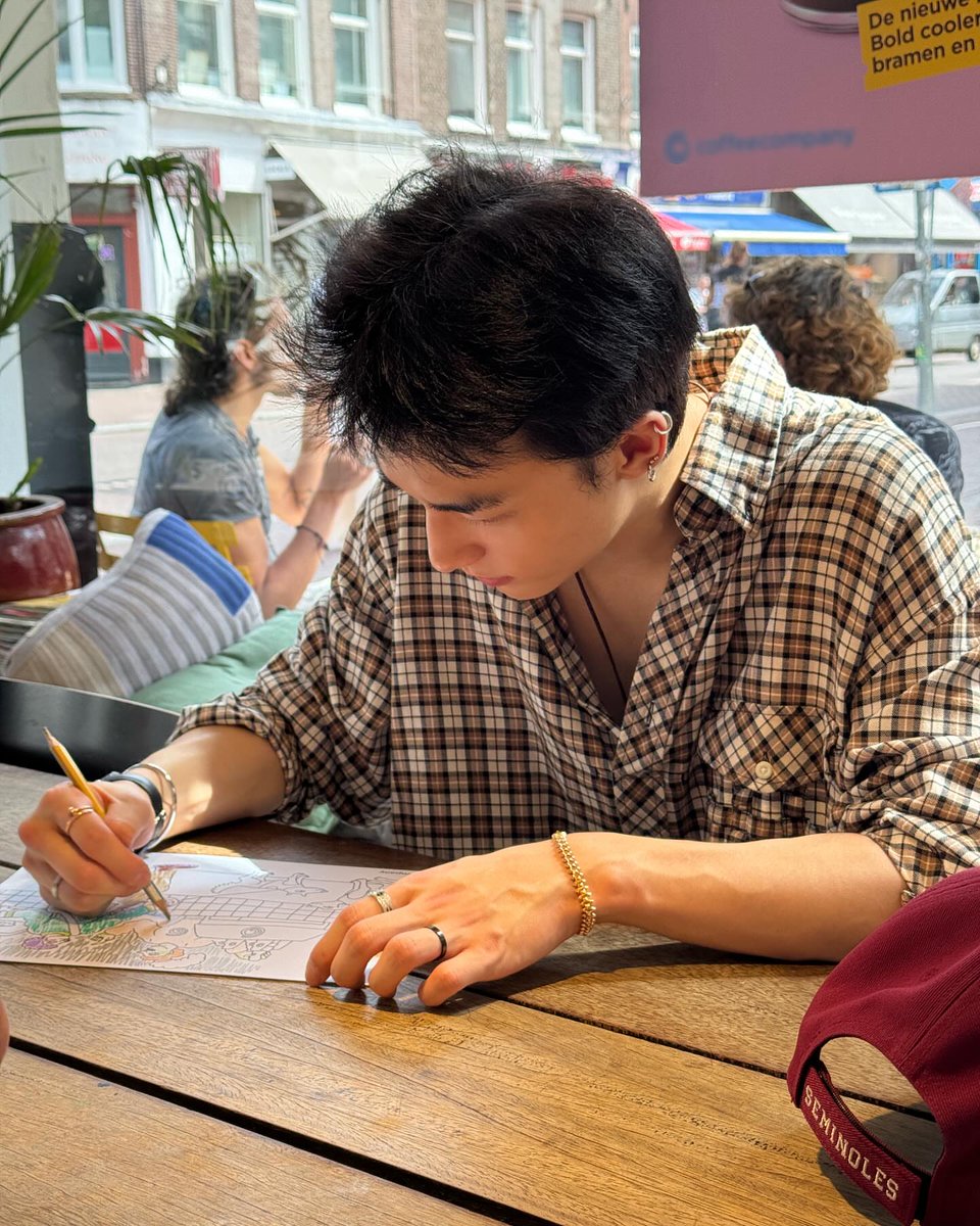 hyunjinpost's tweet image. realstraykids instagram update