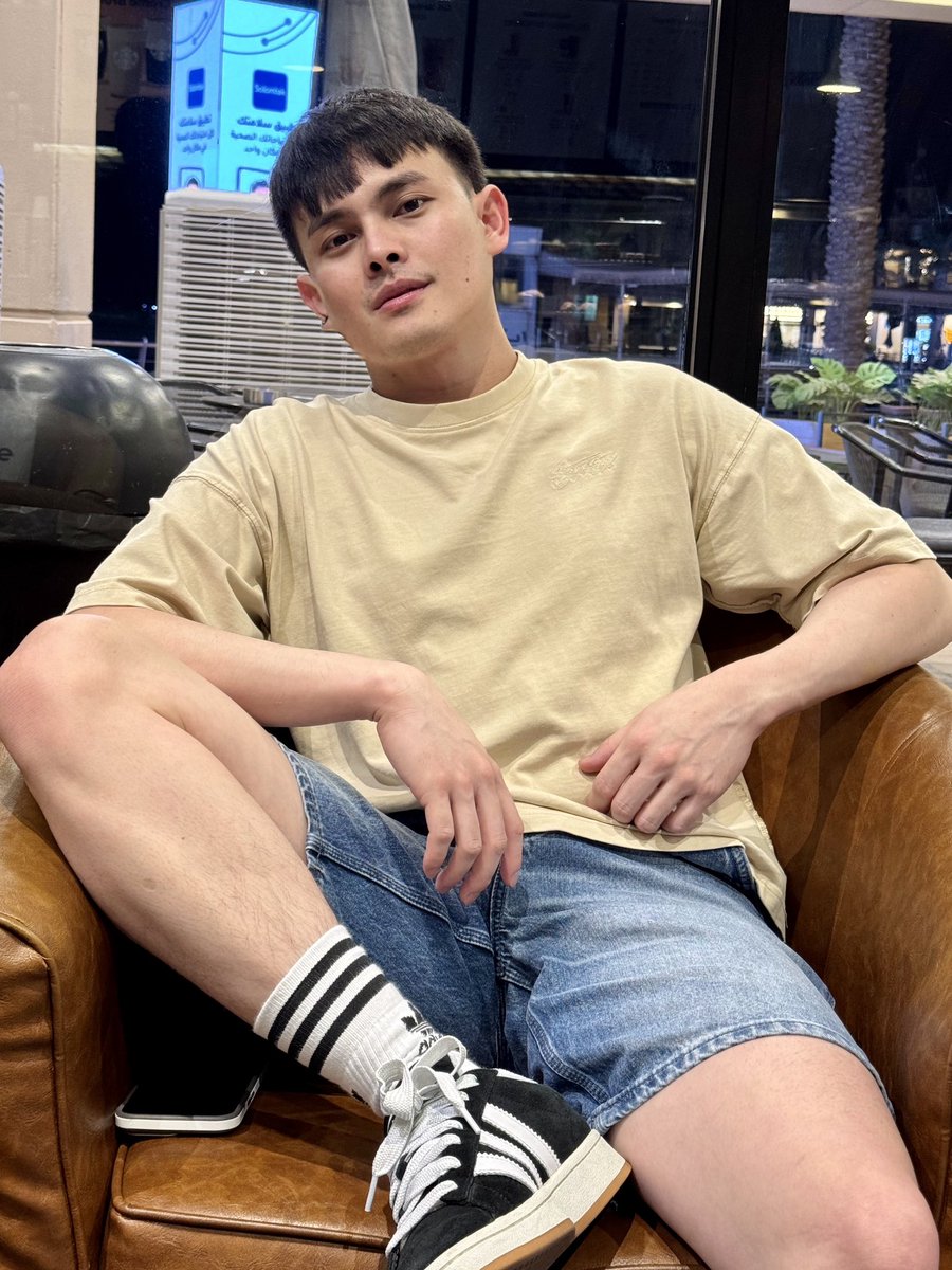 Melasurej tweet media