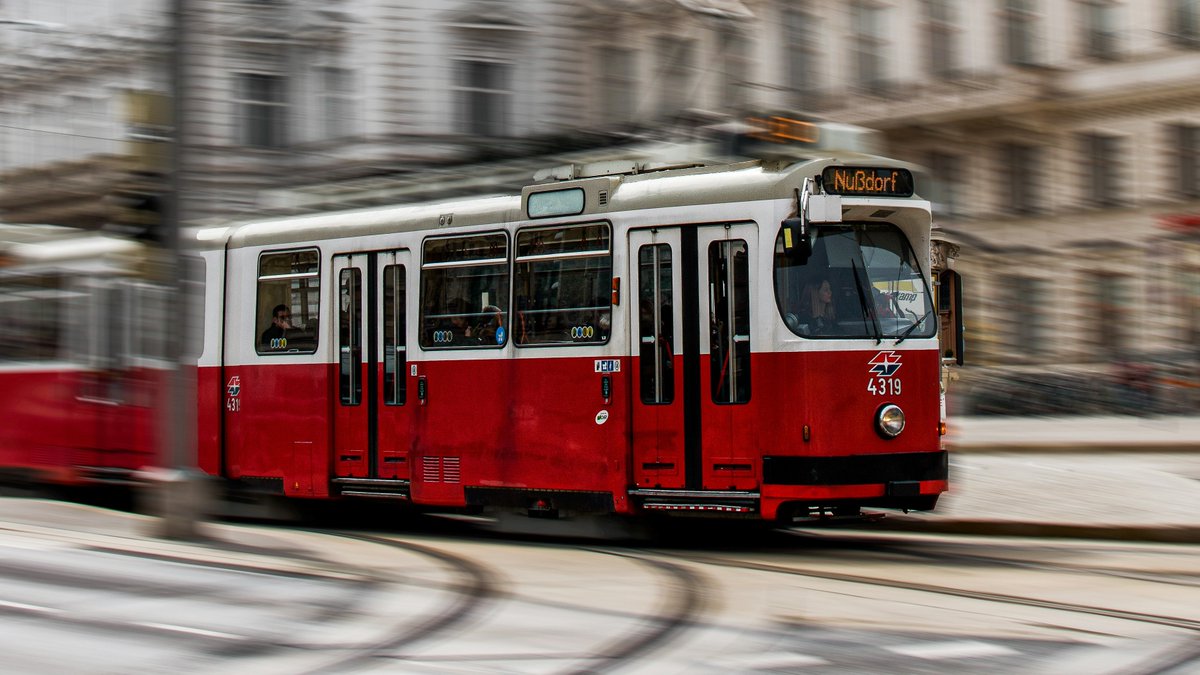 📆 SEMANTiCS 2025, Sept 3-5 in Vienna!
👨‍🏫 At the #Sem4Tra workshop, <a href="/AdrianB82/">Adrian Brasoveanu</a> will present "Explainable Mobility Prediction in Urban Transit Zones" - showing how we make #AI transport decisions understandable. Part of <a href="/AI/">anand iyer</a>-CENTIVE project. ▶️ loom.ly/3gcrFco