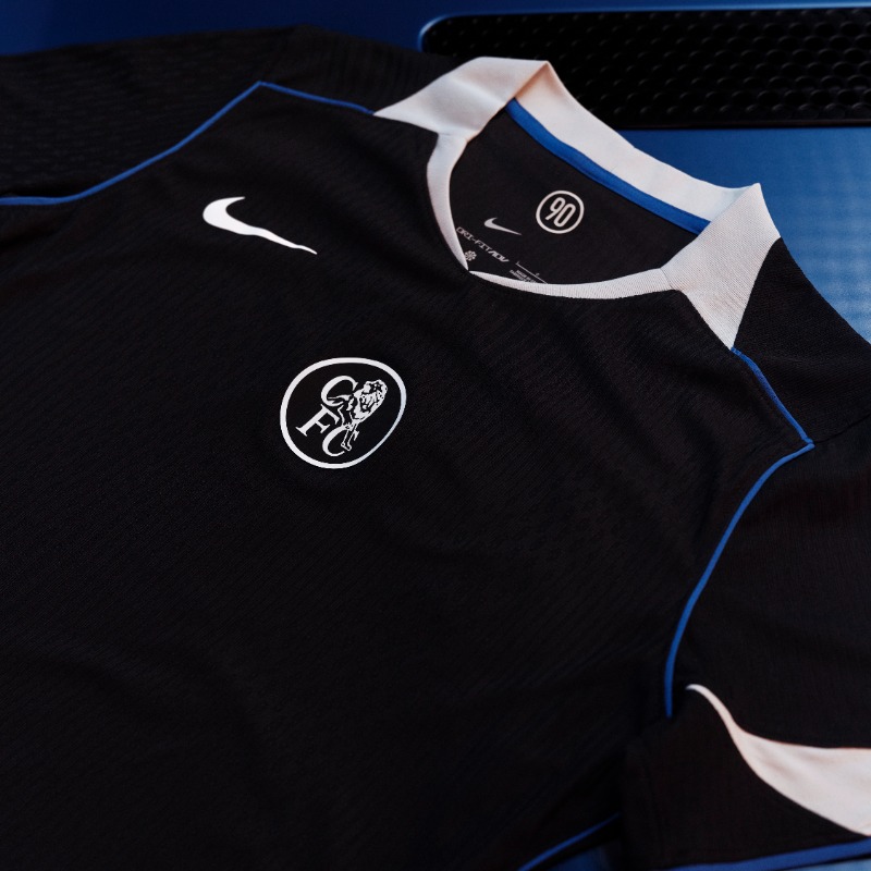 ChelseaFC's tweet photo. A thing of beauty 😍​

Our 25/26 third kit features a black and silver palette, revived 20 years on with a royal blue trim for a further Chelsea touch, while the new continues to meet the old with our iconic badge returning front and centre.

​#TotalLondon