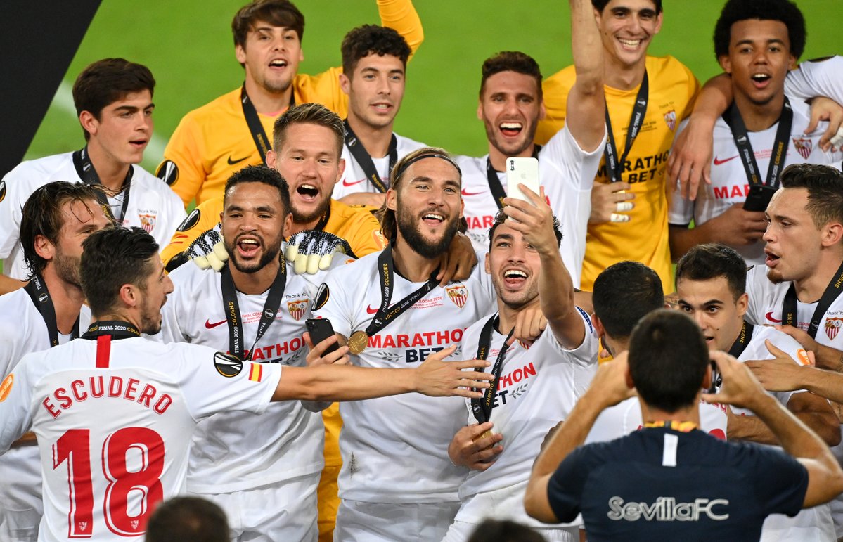UEFA.com en español (@uefacom_es) on Twitter photo 📆 21 de agosto, día 𝗛𝗜𝗦𝗧𝗢́𝗥𝗜𝗖𝗢 para el <a href="/SevillaFC/">Sevilla Fútbol Club</a> 🇪🇸
🏆 Los 'hispalenses' conquistaron la 𝙀𝙪𝙧𝙤𝙥𝙖 𝙇𝙚𝙖𝙜𝙪𝙚 #TalDíaComoHoy en 2️⃣0️⃣2️⃣0️⃣ 🥇
#UEL 📆 21 de agosto, día 𝗛𝗜𝗦𝗧𝗢́𝗥𝗜𝗖𝗢 para el <a href="/SevillaFC/">Sevilla Fútbol Club</a> 🇪🇸
🏆 Los 'hispalenses' conquistaron la 𝙀𝙪𝙧𝙤𝙥𝙖 𝙇𝙚𝙖𝙜𝙪𝙚 #TalDíaComoHoy en 2️⃣0️⃣2️⃣0️⃣ 🥇
#UEL