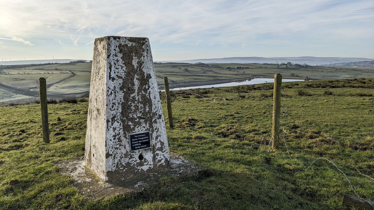 fellrunningguid's tweet photo. Map Reading Task 316
Two trig points (one newly painted, one a bit grey) each with a reservoir beyond.
Match the photos to the corresponding maps.
Identify the trig points and the reservoirs.
video answer for Patreon subscribers this evening
#TrigPointThursday
#mapreading https://t.co/MXsdvdw1W3