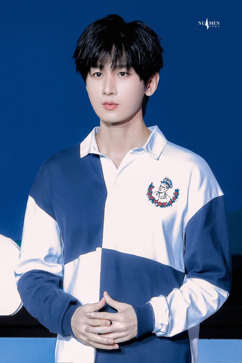NuMenChengYi's tweet photo. 20250820 (1)

🏀 “He is a whisper of moonlight.”
#ChengYi
#ChengYixVBA2025 
#成毅 https://t.co/I3eoxguRbP