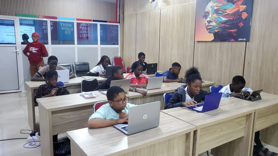 mexibog's tweet photo. Impact in Action!
At the Mexibog Kids &amp; Teens Summer AI Bootcamp, children are learning Python, AI &amp; Data Analytics - building projects &amp; earning certificates. 
There's still time to enroll before summer ends! 📍Wuse Zone 2, Abuja
📞 +234 7070416768 | 🔗 https://t.co/oqbMaN9Tur https://t.co/9DlqGICSem
