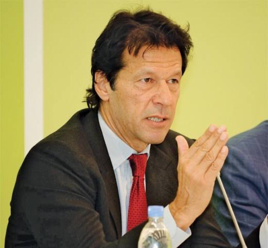 پاکستان کے ہیرو، رہنما اور محسن عمران خان <a href="/ImranKhanPTI/">Imran Khan</a> کی زندگی کے قیمتی دو سال جیلوں میں ضائع کروانے کے بعد
تمام کیسز غلط ثابت ہوتے جا رہے ہیں
تو
کیا اس کے ذمہ داران کو کڑی سزائیں نہیں ملنی چاہییں ؟
۔۔
ایک آخری کیس “القادر یونیورسٹی” جس میں خان صاحب کو ناحق پابند سلاسل کر رکھا