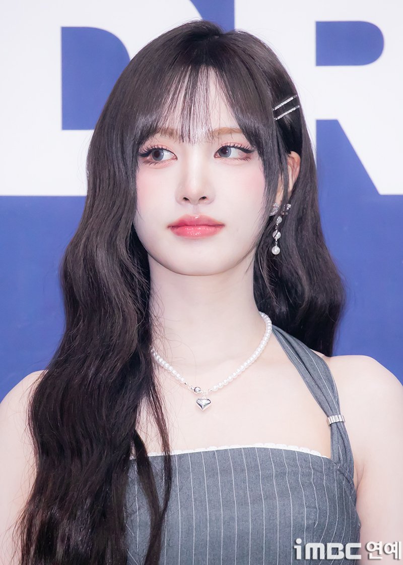 imbcenews's tweet photo. [포토] 아이브 리즈, 리즈 맥스치 
#아이브 #IVE #리즈 #LIZ #2025KWDA
#케이월드드림어워즈 #블루카펫_250821 [iMBC연예]

아이브(IVE) 리즈가 21일 오후 서울 잠실 실내체육관에서 열린 ‘2025 케이 월드 드림 어워즈’ 블루카펫 행사에 참석해 포즈를 취하고 있다.

⬇️고화질 Click Plz⬇️
https://t.co/n1ymUvTnPT