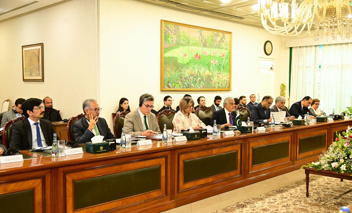 Deputy Prime Minister/Foreign Minister, Senator Mohammad Ishaq Dar <a href="/MIshaqDar50/">Ishaq Dar</a> and Foreign Minister Wang Yi held the 6th round of Foreign Ministers’ Strategic Dialogue in Islamabad today. During the Dialogue, the two sides reviewed the entire gamut of Pakistan-China relations