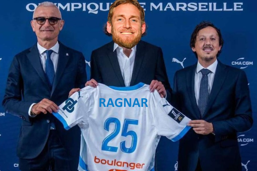 WinamaxSport's tweet photo. 🚨 C'est signé pour Ragnar Le Breton à l'OM !

Le solide défenseur vient renforcer l'effectif "et surtout sécuriser le vestiaire" selon Pablo Longoria.

Par ailleurs, les discussions continuent avec Cédric Doumbé. https://t.co/21HXi4mKKZ