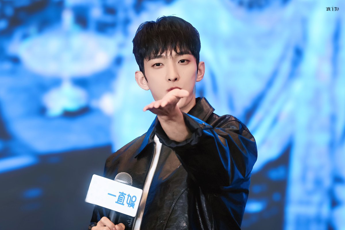 250821

#도겸 #이석민 
#ドギョム #DOKYEOM 
#세븐틴 #SEVENTEEN
<a href="/pledis_17/">세븐틴(SEVENTEEN)</a>