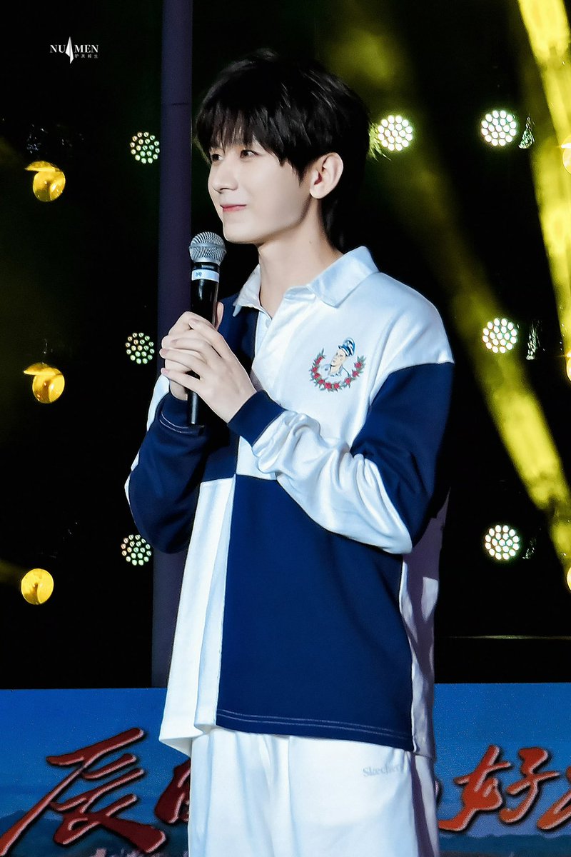 NuMenChengYi's tweet photo. 20250820 (2)

🏀 “He is a whisper of moonlight.”
#ChengYi
#ChengYixVBA2025 
#成毅 https://t.co/NKKBg0Kxhj