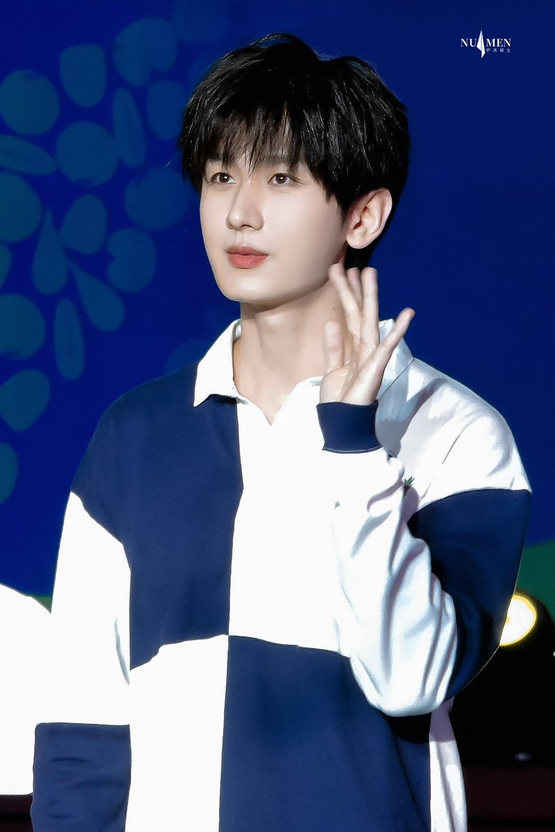 NuMenChengYi's tweet photo. 20250820 (2)

🏀 “He is a whisper of moonlight.”
#ChengYi
#ChengYixVBA2025 
#成毅 https://t.co/NKKBg0Kxhj