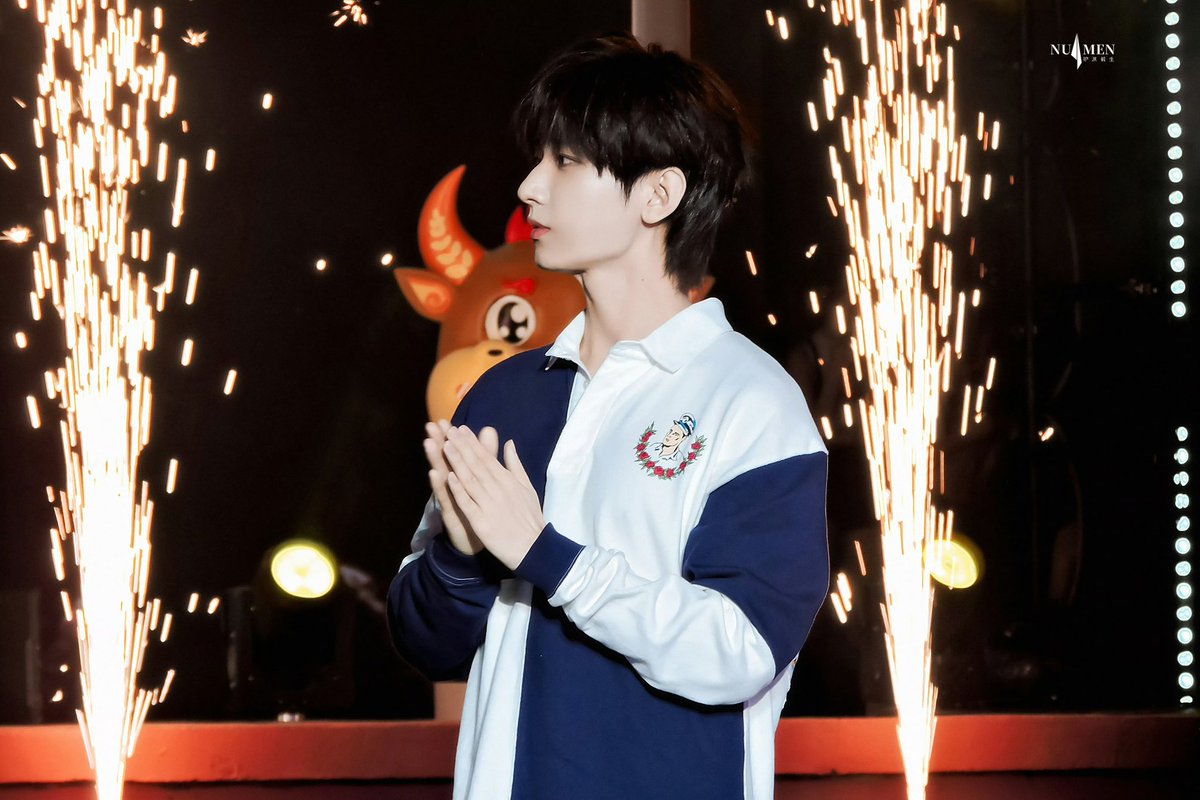 NuMenChengYi's tweet photo. 20250820 (2)

🏀 “He is a whisper of moonlight.”
#ChengYi
#ChengYixVBA2025 
#成毅 https://t.co/NKKBg0Kxhj