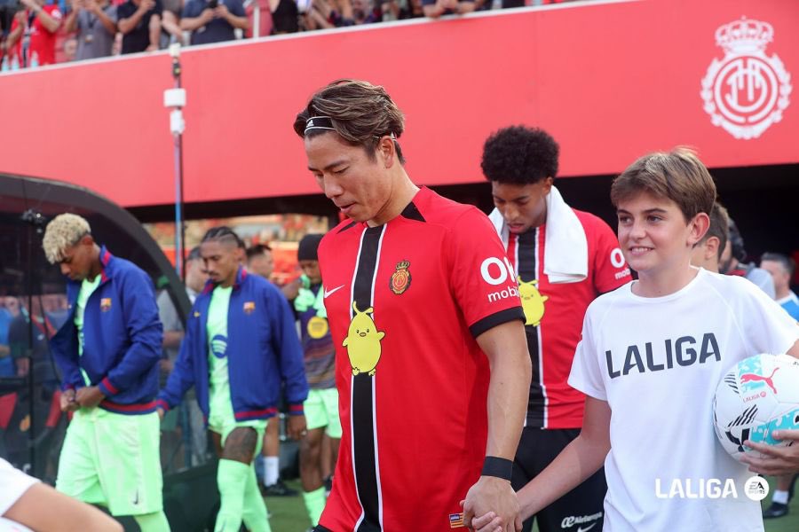 Tomeu Terrasa (@tomeuterrasa) on Twitter photo Un partido de sanción a Muriqi y otro a Morlanes.
#LaManoDeManzano no solamente se cargó el partido del Barça, condicionó con dos expulsiones el siguiente.
De todos modos, el Celta está destruido y estoy convencido que el sábado llegará el primer triunfo del #EuroMallorca Un partido de sanción a Muriqi y otro a Morlanes.
#LaManoDeManzano no solamente se cargó el partido del Barça, condicionó con dos expulsiones el siguiente.
De todos modos, el Celta está destruido y estoy convencido que el sábado llegará el primer triunfo del #EuroMallorca