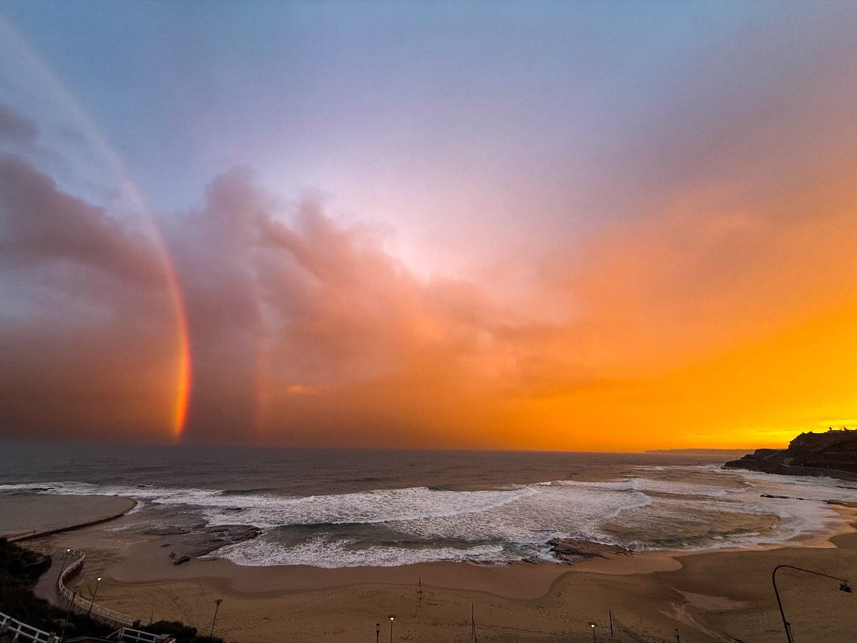 jamesmorrisau's tweet photo. The sun appears finally from the clouds for a stunning sunset over Newcastle beach. https://t.co/WTqyl1h05E