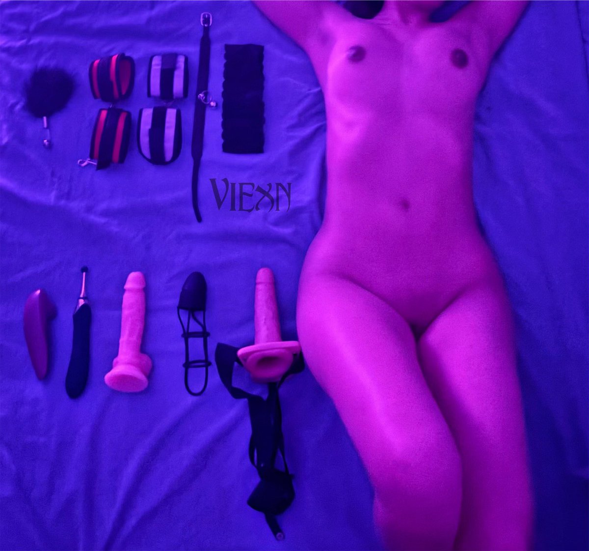 Cuffs,Toys&amp;Me🌹