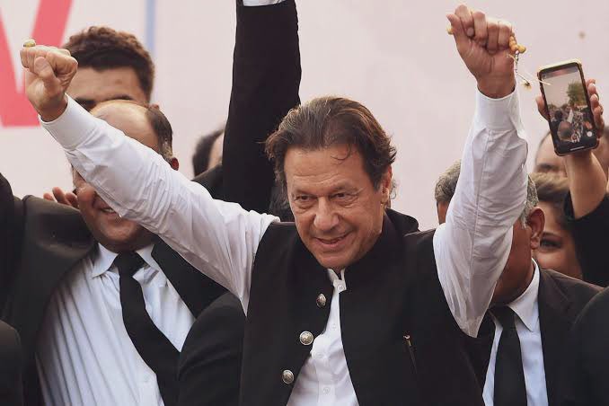 میرا لیڈر، صرف اور صرف عمران احمد خان نیازی!