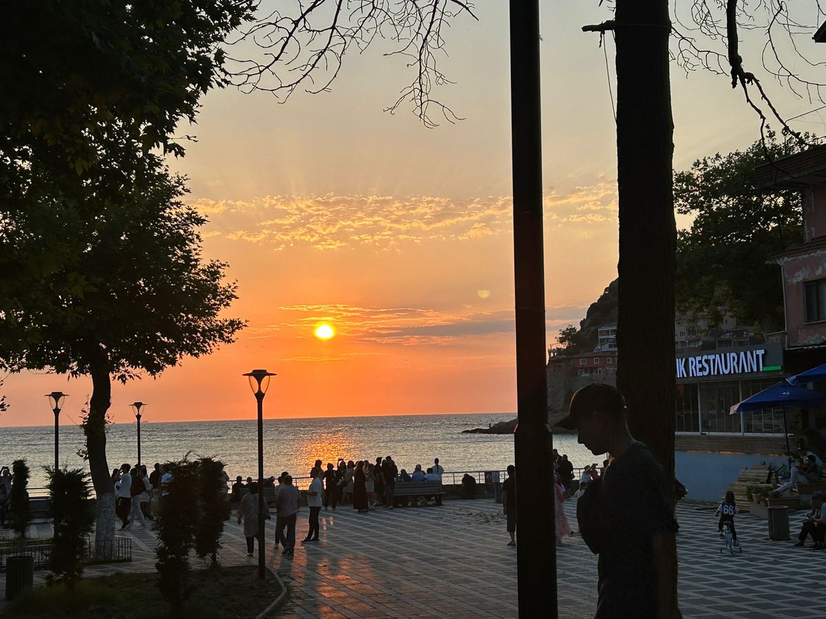 İşte güzel memlekette güneş batışları böyle  güzel olursa….