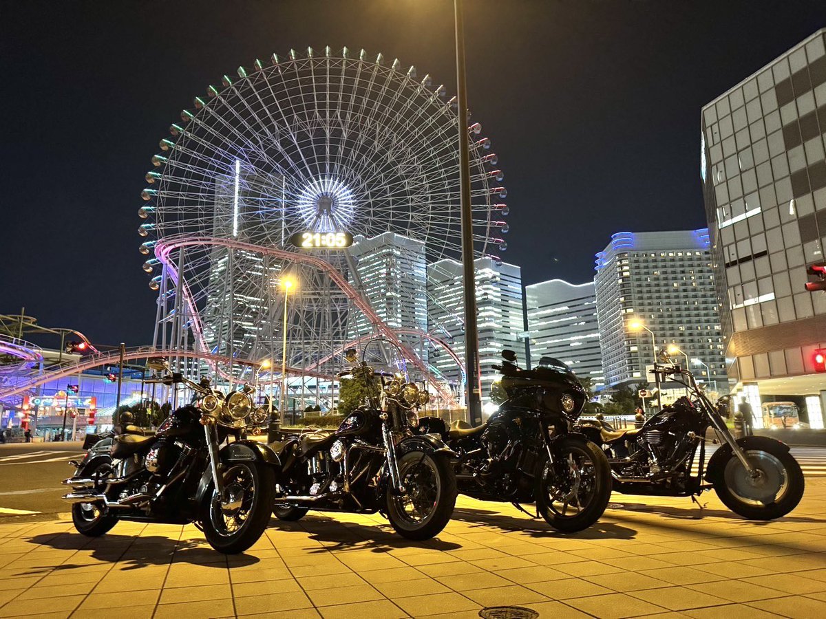 choppermasa0112's tweet photo. トータルテンボス藤田さんツーリングで亘と米女君とみなとみらいへ

万葉倶楽部サウナで整わせてもらいました！
初オロポいただきました！
最っ高した！

#トータルテンボス藤田 さん #フルーツポンチ亘 #まんじろ米女 #マサアキサイトウ #みなとみらい #万葉倶楽部 #ハーレーダビッドソン #flsts https://t.co/ke0NcnSNBA