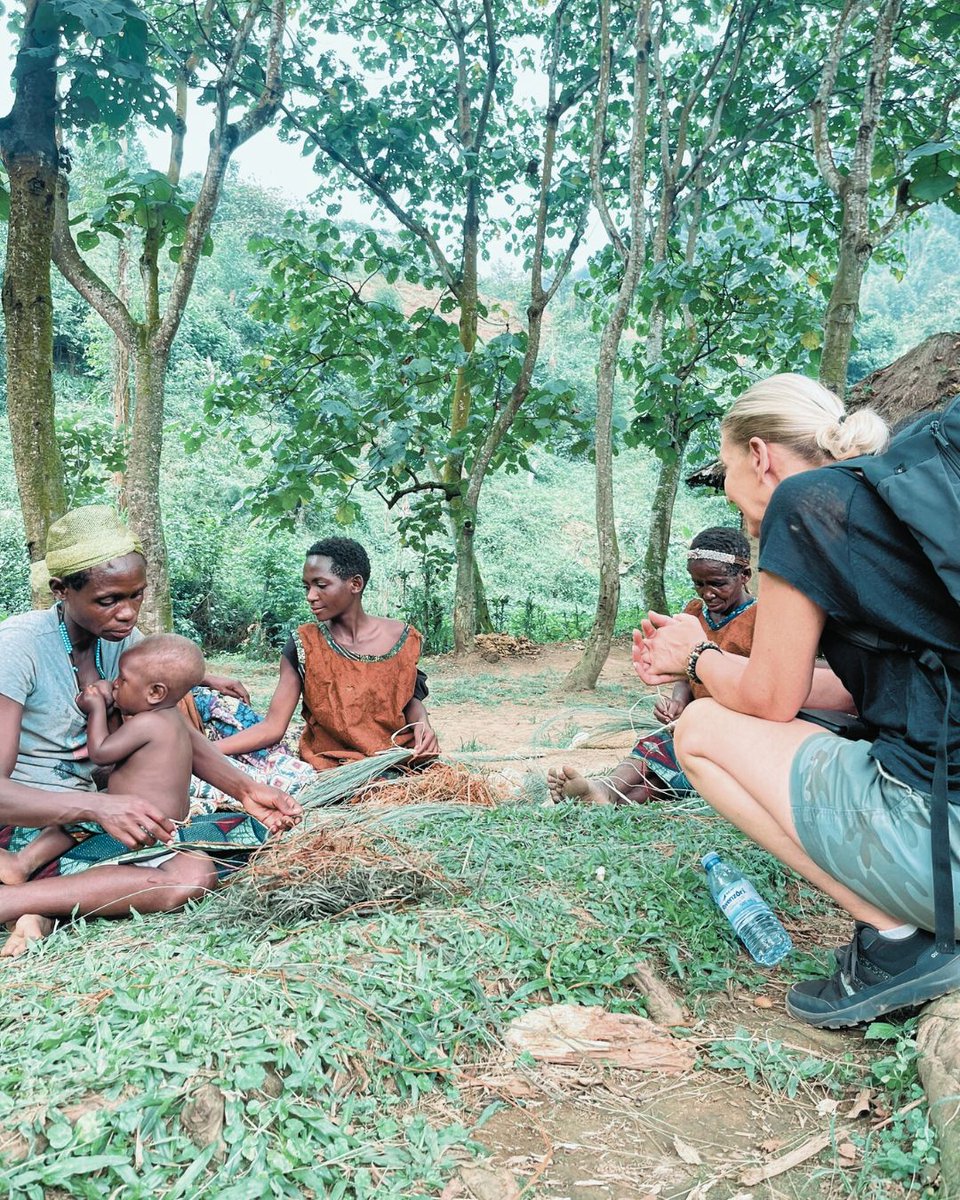 SafarisStandard's tweet photo. Another Throwback Thursday❗ yaaay 🤩 Ewa had the wildest welcome in Uganda 😱✨ From smiling at the chimps in Kibale National Park to encountering a unique culture at Bwindi Impenetrable National Park. 🦍 This tour had EVERYTHING ☺️ https://t.co/iFdpROT9G1 #tours #travel https://t.co/6eGupPl7Fb