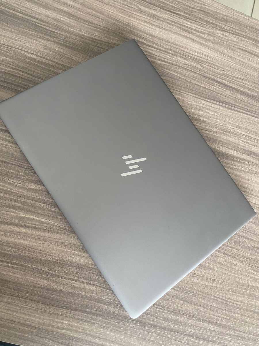 Salut J’ai 10 pieces de ce petit Bijou 
HP ZBOOK G6 14 i5 8th Generation 2.4GHZ
RAM: 8 GB⚡️
Ssd : 256 GB 💾
Mémoire graphique 4 GB dédié 🎮
Lecteur d’empreintes digitale 
🔋: 4h 
Prix : 200.000FCFA seulement…