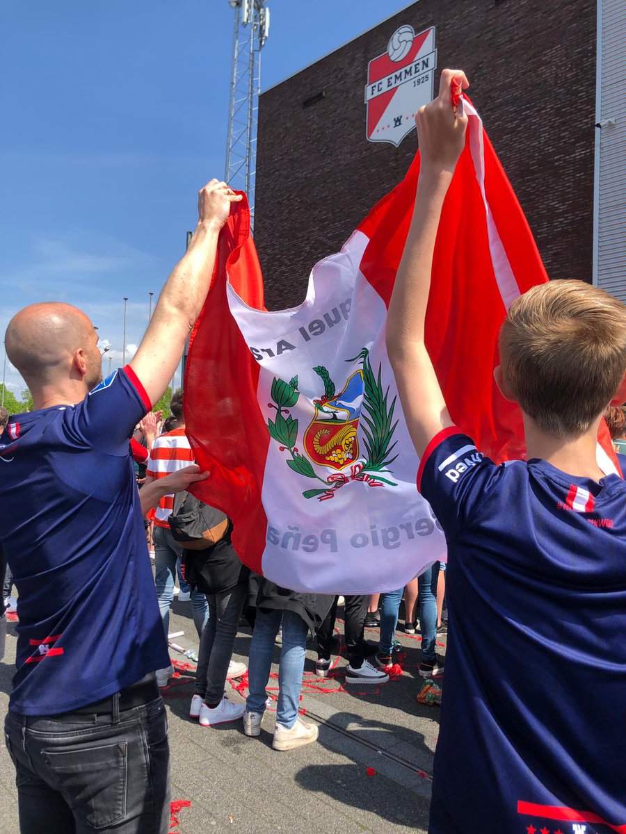 Gefeliciteerd <a href="/FC_Emmen/">FC Emmen</a> en al haar supporters!