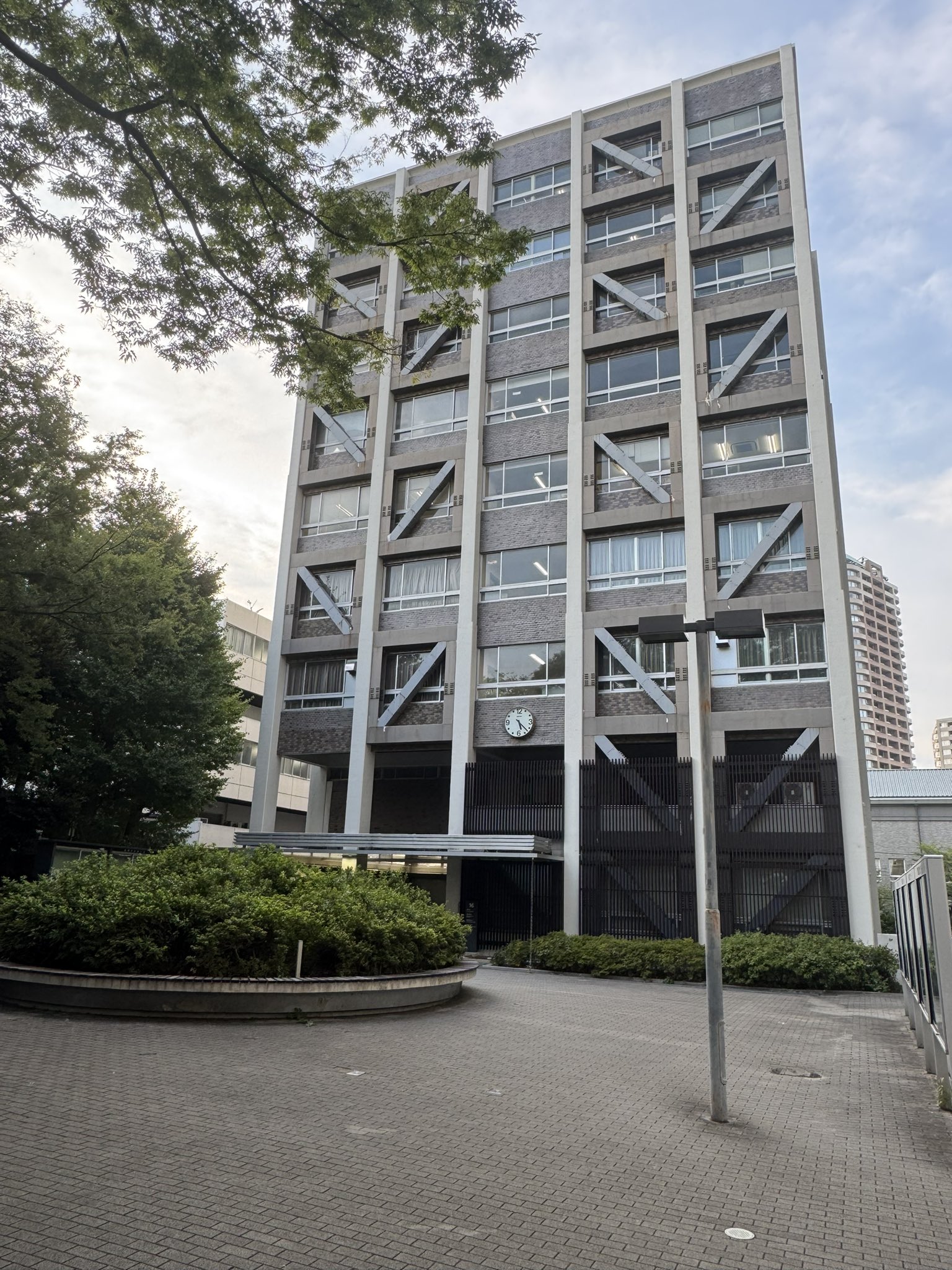 【中古】 大学の法的地位と自治機構に関する研究 ドイツ・アメリカ・日本の場合/多賀出版/高木英明 大学の法的地位と自治機構に関する研究: ドイツ・アメリカ・日本