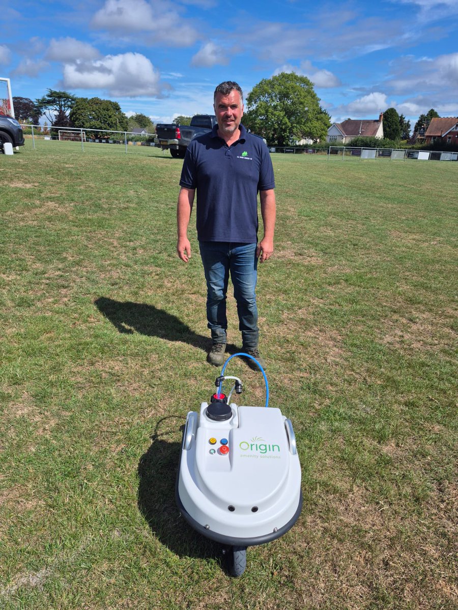 OriginAmenity's tweet photo. We were delighted to install a #TinySport for the D R Howse Grounds Maintenance team this week!

The team were very happy with their new #GPSRobot, which will help streamline their #linemarking projects.

If you would like to book a FREE no obligations demonstration of one of the robots, call our team on 0800 138 7222 today!

#OriginAmenitySolutions