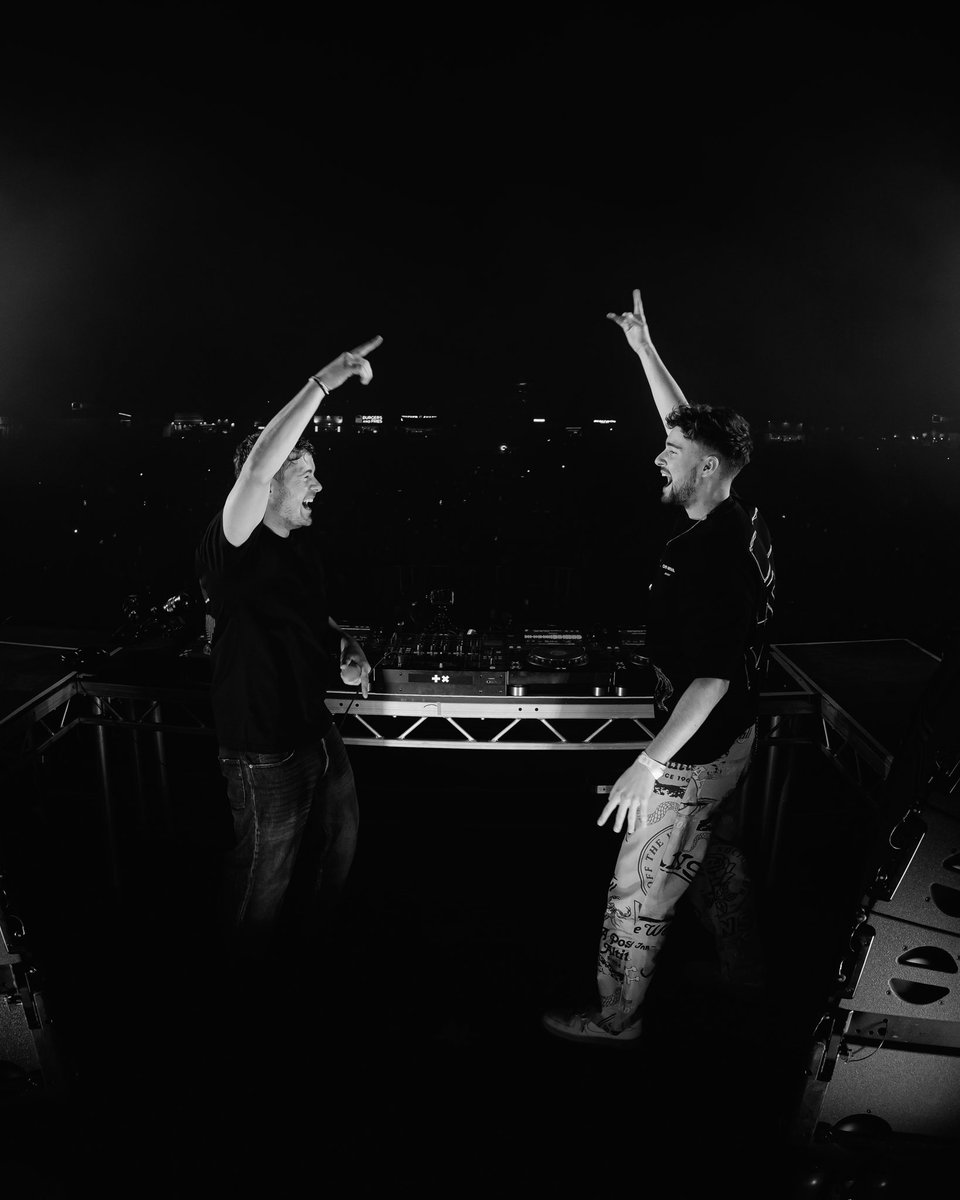Arcando (@arcandomusic) on Twitter photo From 2017 meeting <a href="/MartinGarrix/">MARTIN GARRIX</a> backstage at Ushuaïa, to now releasing music together & playing it on stage..
‘Set Me Free’ drops at midnight - who’s excited?! 🌜 From 2017 meeting <a href="/MartinGarrix/">MARTIN GARRIX</a> backstage at Ushuaïa, to now releasing music together & playing it on stage..
‘Set Me Free’ drops at midnight - who’s excited?! 🌜