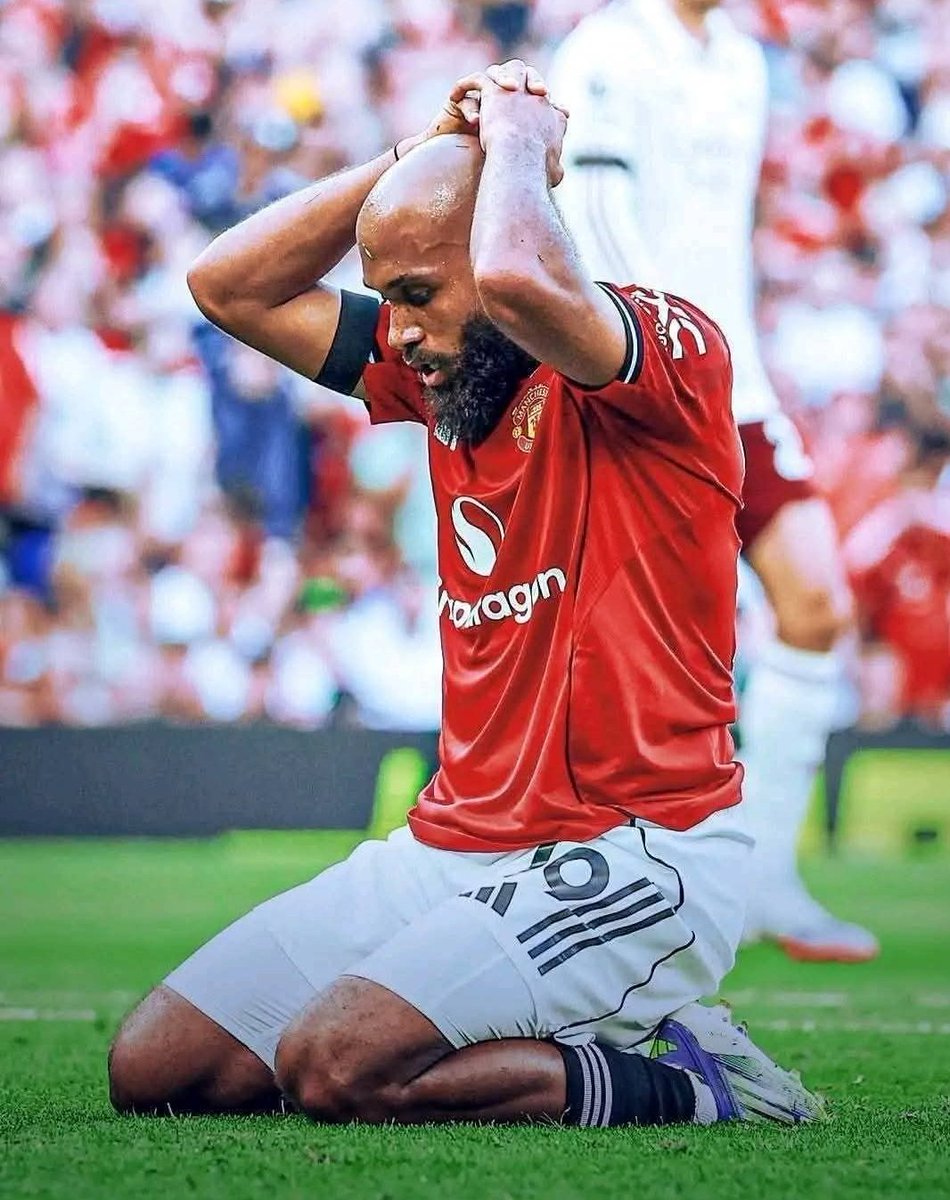 She forwarded my good morning message to my uncle ☹️