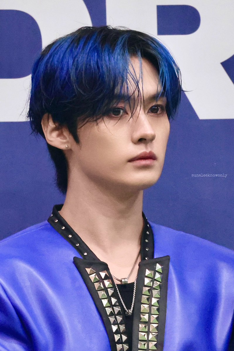 llinoringg's tweet photo. BLUE HAIR LEEKNOW WE CHEERED 💙 https://t.co/zchFNBYxSi
