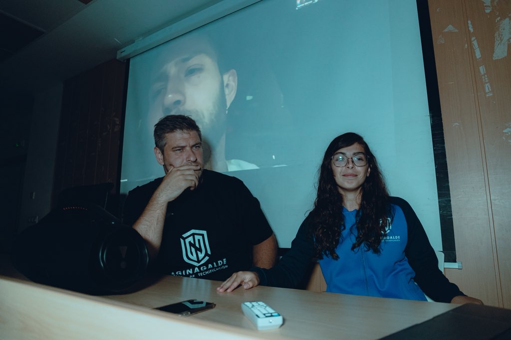 CAginagalde's tweet image. 🤾 🗣 ¡Uno de los momentazos del VII Campus de Tecnificación Aginagalde! La charla con Aleix Gómez, extremo derecho del @FCBhandbol y un crack absoluto del balonmano mundial.

🔝 ¡Un lujo aprender de uno de los referentes del balonmano actual! ¡Gracias por estar con nosotros!