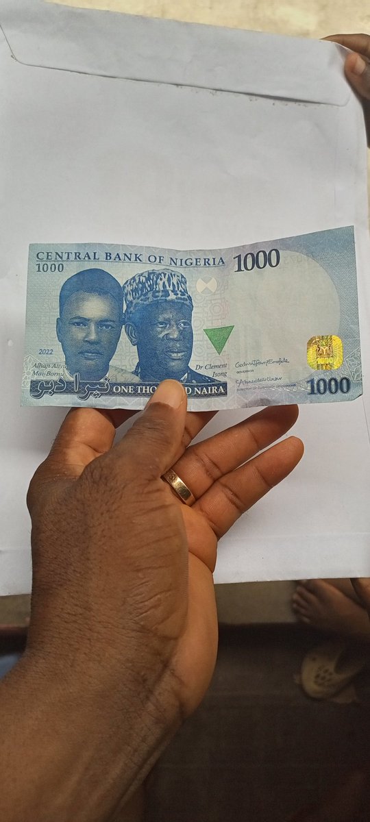 People broke-shame me on X for  giving away small amount of cash as giveaway in this regime 😑

If you know 1000 naira is not too small for you, retweet and comment on how you'd spend this wisely. I'll be in the comments to pick 5 fools 💨
