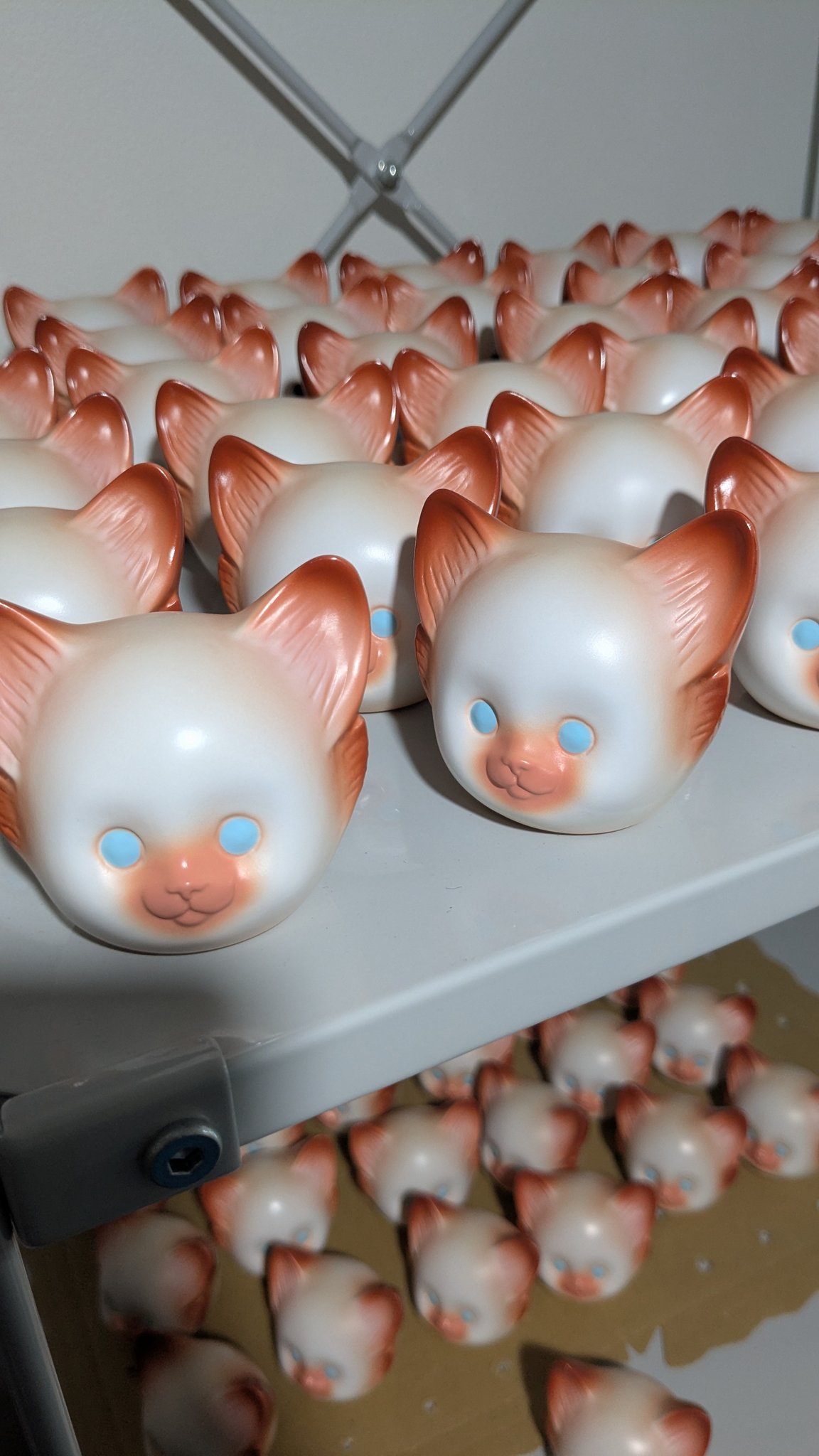 新品、コジカトイズ NEKO ソフビお出かけバッグ ヒラモト