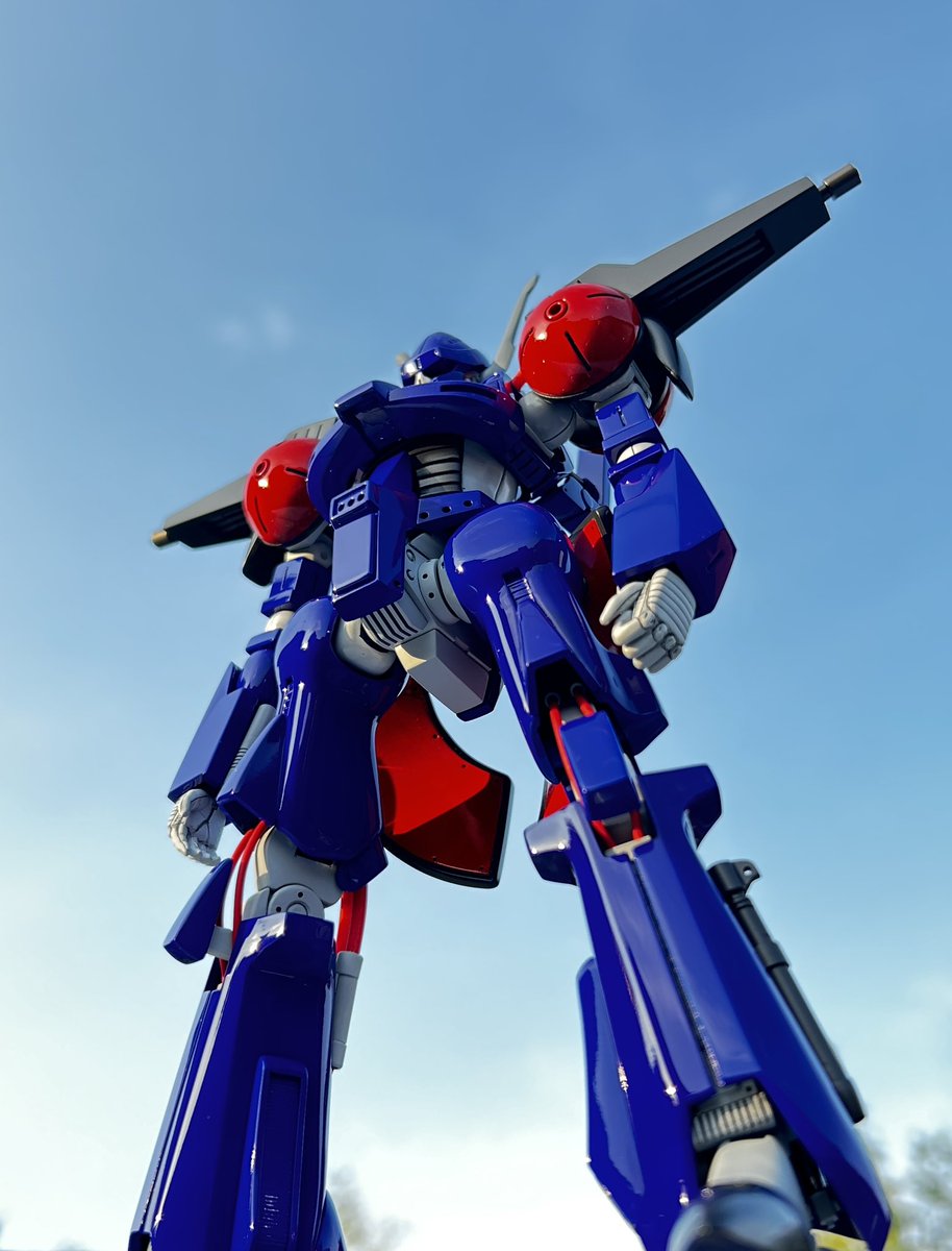 #下から写真とるとええ感じになるらしい
お日様の下で😁