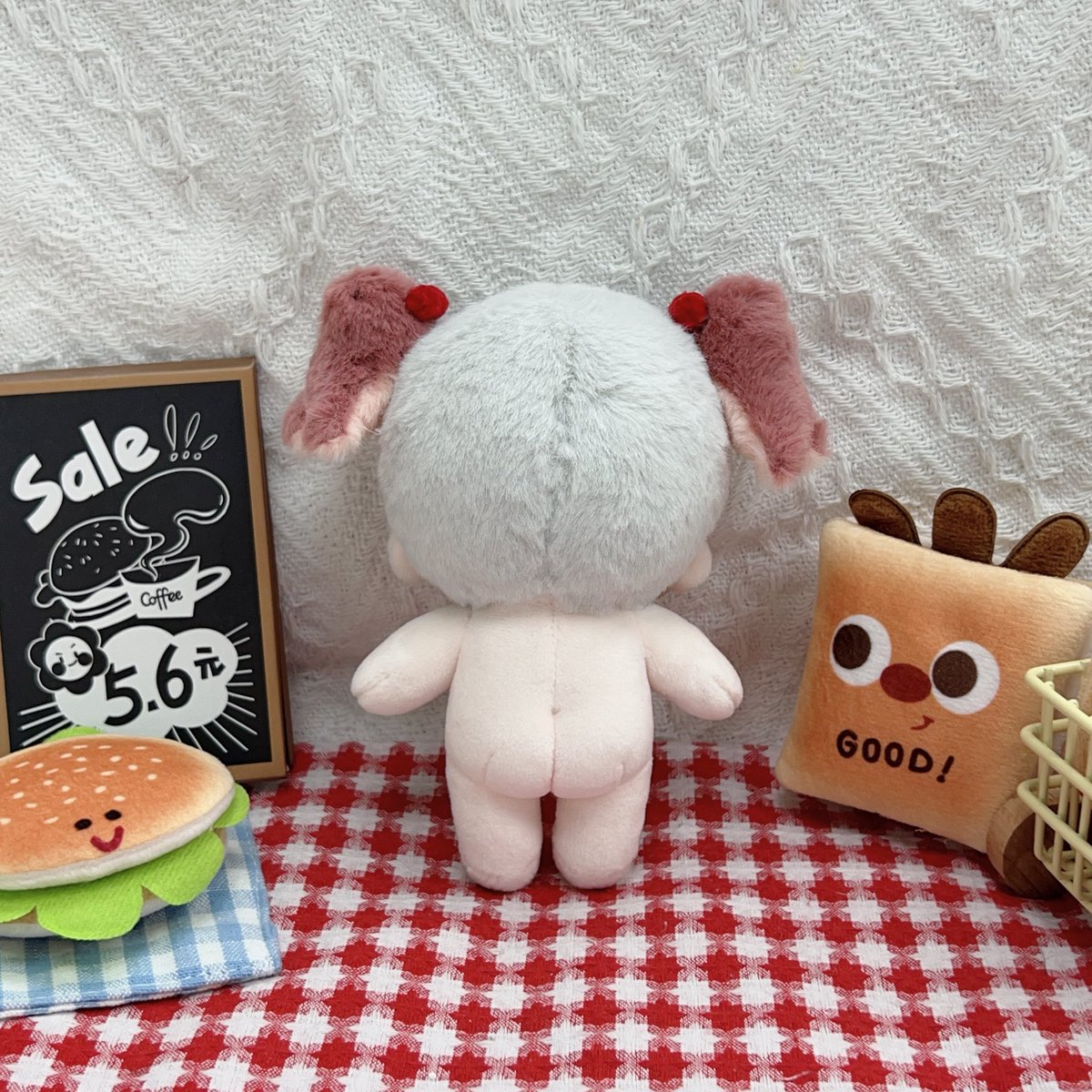 ☀️ Cute octopus braid ~🤍🐙

📏Size：10cm✨

🐻🫶🏻#HongliDoll   
#우리_공장으로_오세요  
#우리_공장을_소개합니다 #솜인형  
#棉花娃娃  #cottondoll 
#綿人形 #綿人形です #JPぬい