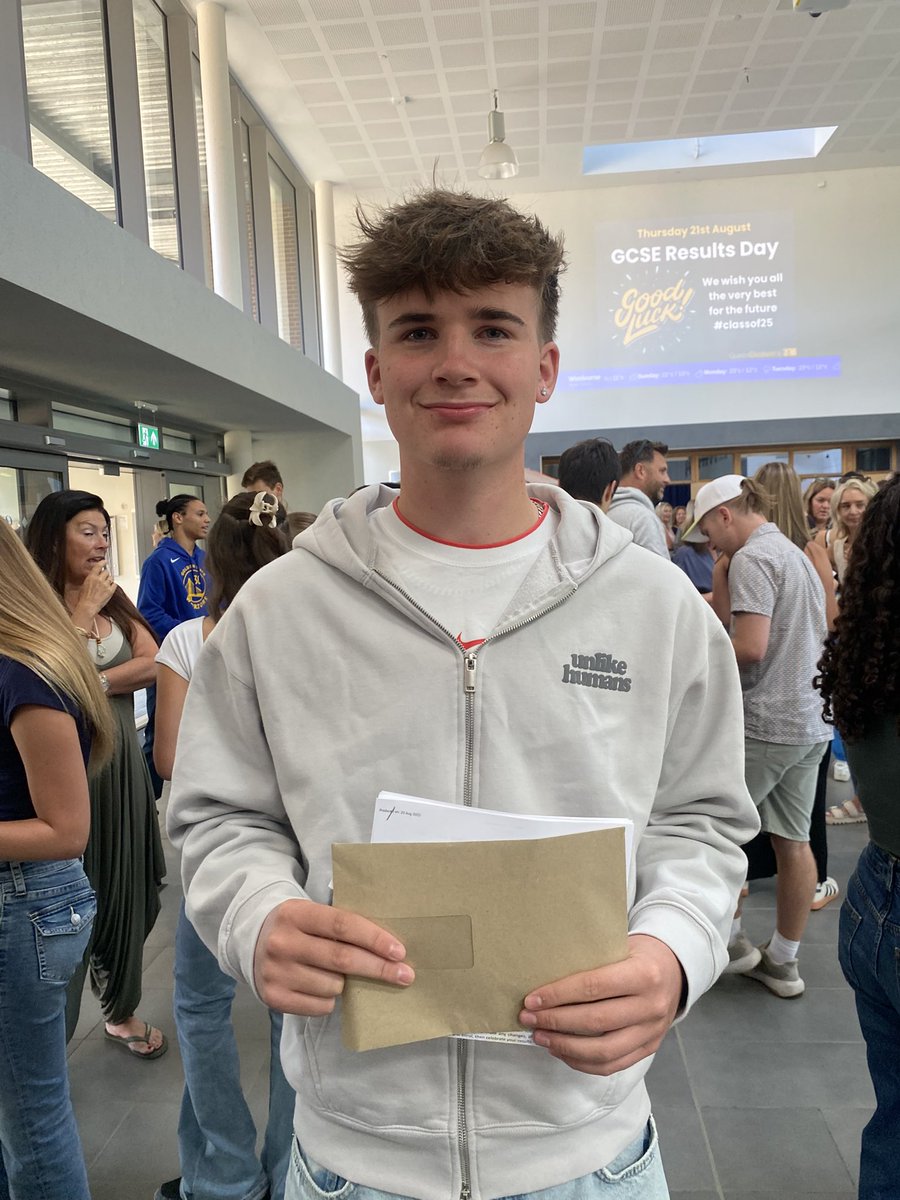 Erin Rhodes tweet media