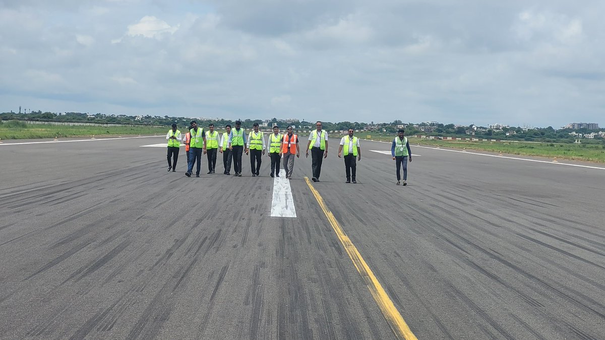 aaibvnairport's tweet photo. FOD Walk conducted at Bhavnagar Airport in the presence of Airport Director, reaffirming commitment towards safe & clean operations. ✈️🌿 #FODWalk #SafetyFirst https://t.co/wlqle78m3v