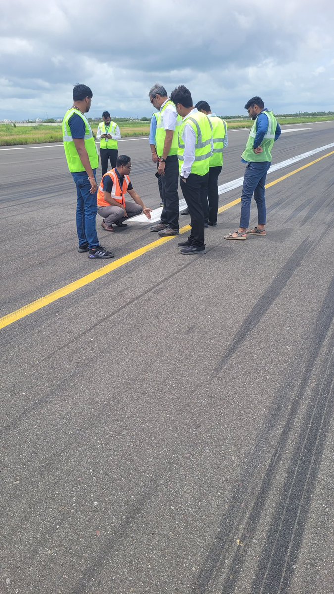 aaibvnairport's tweet photo. FOD Walk conducted at Bhavnagar Airport in the presence of Airport Director, reaffirming commitment towards safe & clean operations. ✈️🌿 #FODWalk #SafetyFirst https://t.co/wlqle78m3v