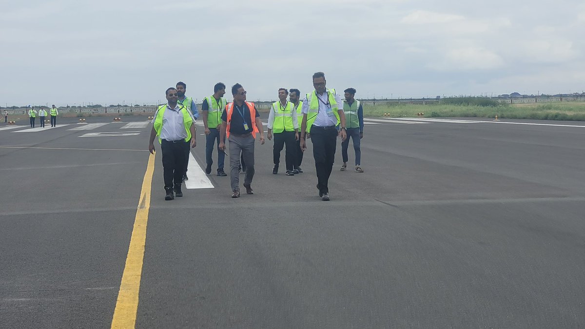 aaibvnairport's tweet photo. FOD Walk conducted at Bhavnagar Airport in the presence of Airport Director, reaffirming commitment towards safe & clean operations. ✈️🌿 #FODWalk #SafetyFirst https://t.co/wlqle78m3v