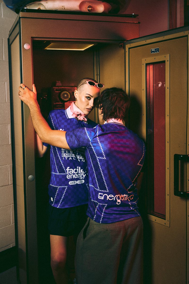 PadovaCalcio's tweet photo. La nuova Third Jersey Macron Calcio Padova 2025/2026 riaccende le luci al neon delle sale giochi e porta in campo l’attitudine 90's
Game on 👾
#calciopadova #thirdkit2526 #90svibes #insertcoin
https://t.co/TLnY0Rt4hO https://t.co/sEWhx225Ou