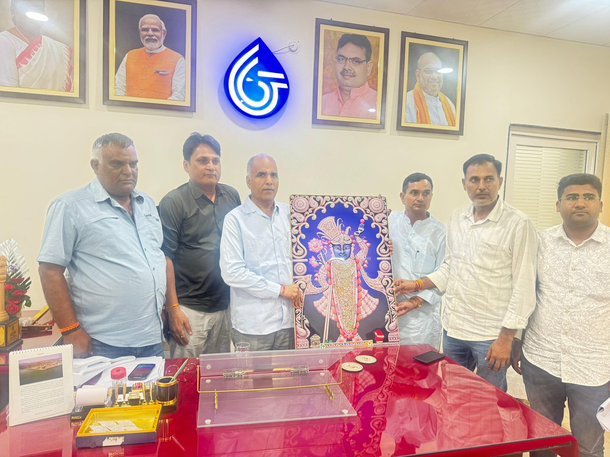 आज राजकीय आवास  पर आयोजित जनसुनवाई कार्यक्रम में देवतुल्य जनता की समस्याओं को सुना एवं उनके शीघ्र निवारण हेतु संबंधित अधिकारियों को आवश्यक दिशा निर्देश दिए।

#kanhaiyalalchoudhary #BJP4IND #bjp4rajasthan #jansunwai