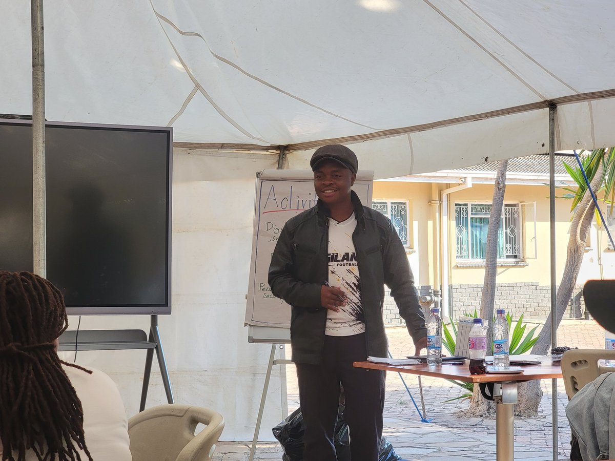 Che_Guevara_Zw's tweet image. ,advance the struggle for Academic Freedom! We delved into the following issues:

1. Ideological Orientation 
2. Social Media Advocacy 
3. Digital Security 

The Union lives, and we have no doubt that it will continue to produce thought leaders! #ZinasuLives #OneZinasu #OneUnion