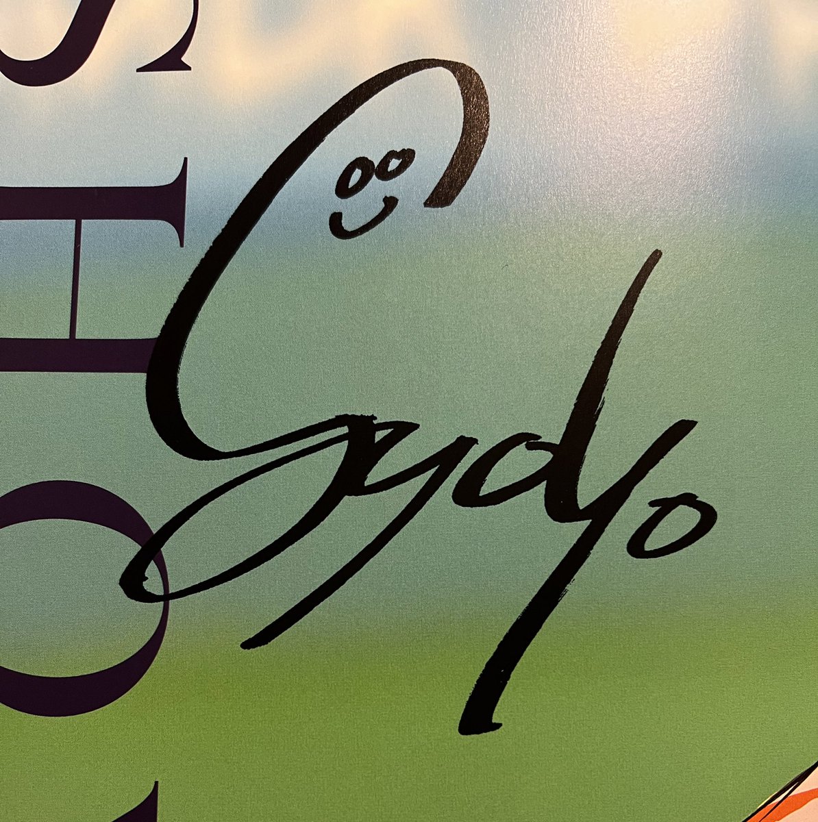 I was looking at the HQ magazine poster just then and Oikawas signature is on it….which reminded me of something …..THE MATCHING SMILEY FACES WITH HINATAS SIGNATURE?!??!