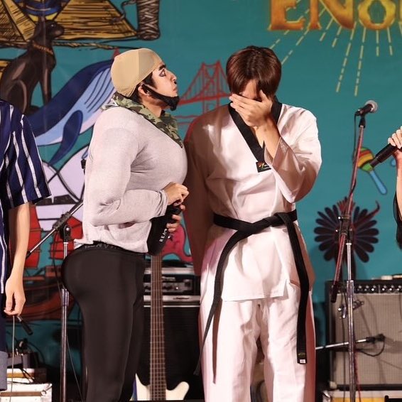 Tearremq_'s tweet image. #GMMTVOuting2025

เราเห็น                                     นานิเห็น