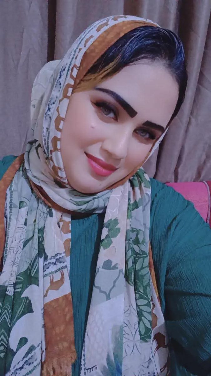 مسكنك روحي وقلبي يا غلاي
والعيون افراش وشوقي وفا
العمر غالي مادام أنك معاي
ياعطوف القلب يا رمز الوفا
جرح روحي بعدك وبيدينك دواي
اكتب أبياتي وشعري لك دفا
أنت حبي وأنت ارضي يا سماي
يشهد الله عنك قلبي ما غفا
                  . ((M)) .